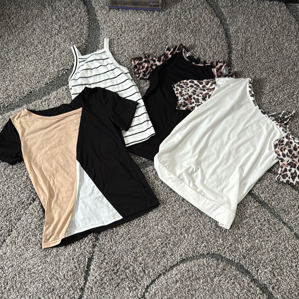 SHEIN tee bundle, 4 shirts women’s small